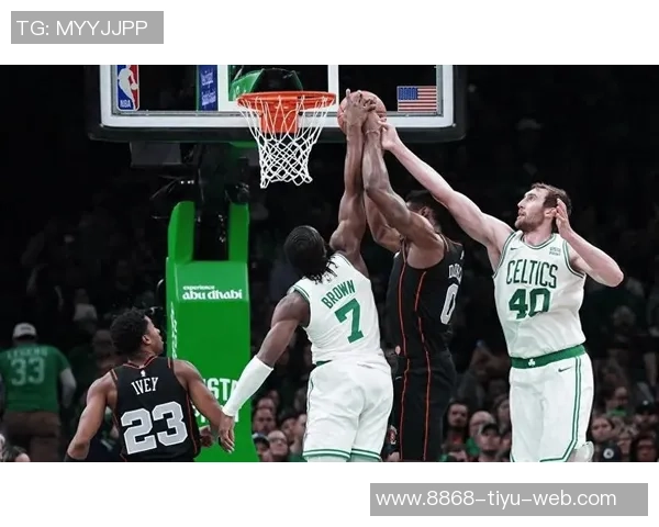 杰伦布朗调侃普理查德偷技中距离命中率飙升助力球队胜利